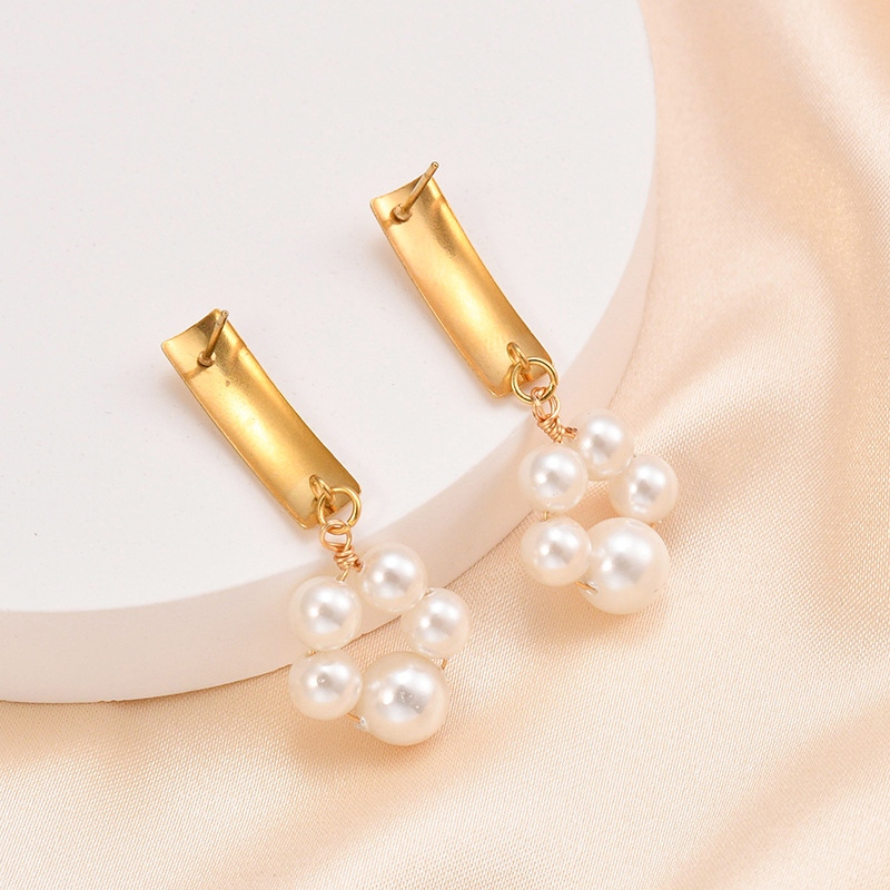 Ear Drop with Pearl