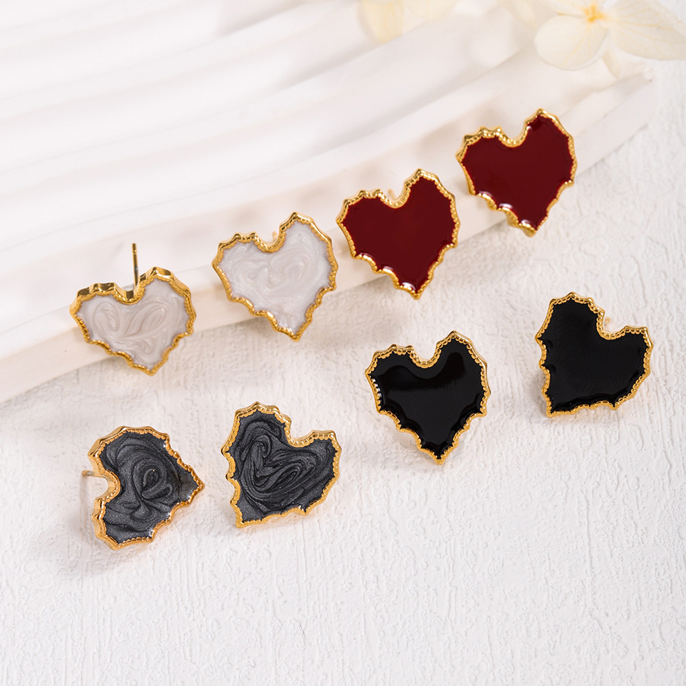 Ear Stud with Heart Top