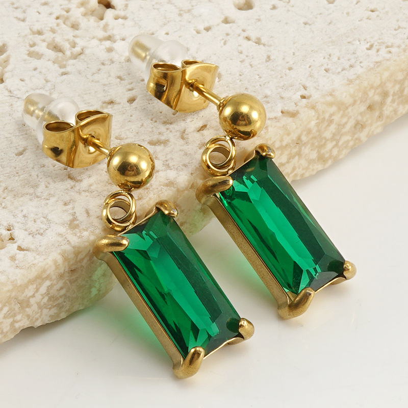 Ear Stud with Zircon Dangle(图1)