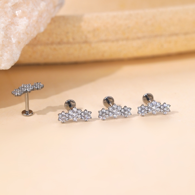 Ear and Lip Stud with Flower Top(图1)